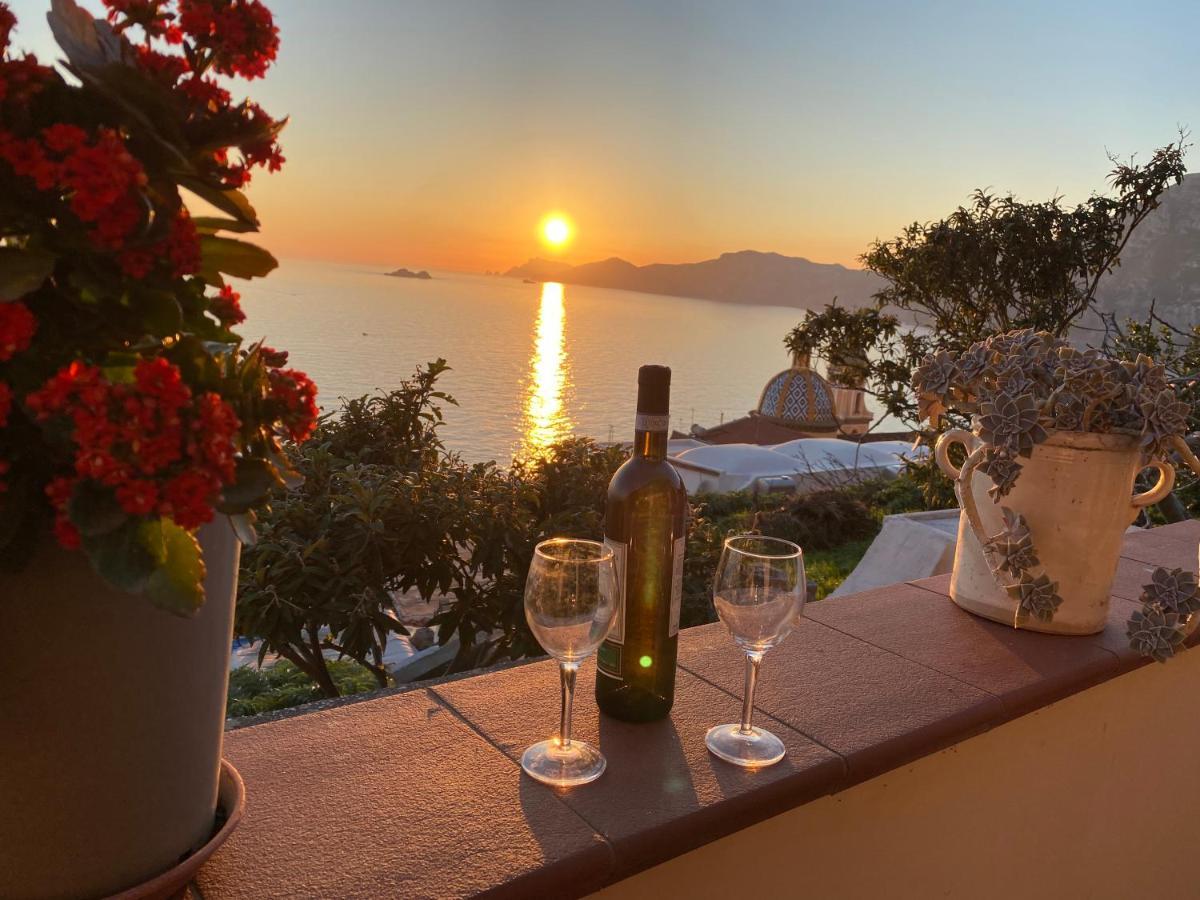 Apartamento Il Profumo Dei Fiori Praiano Exterior foto