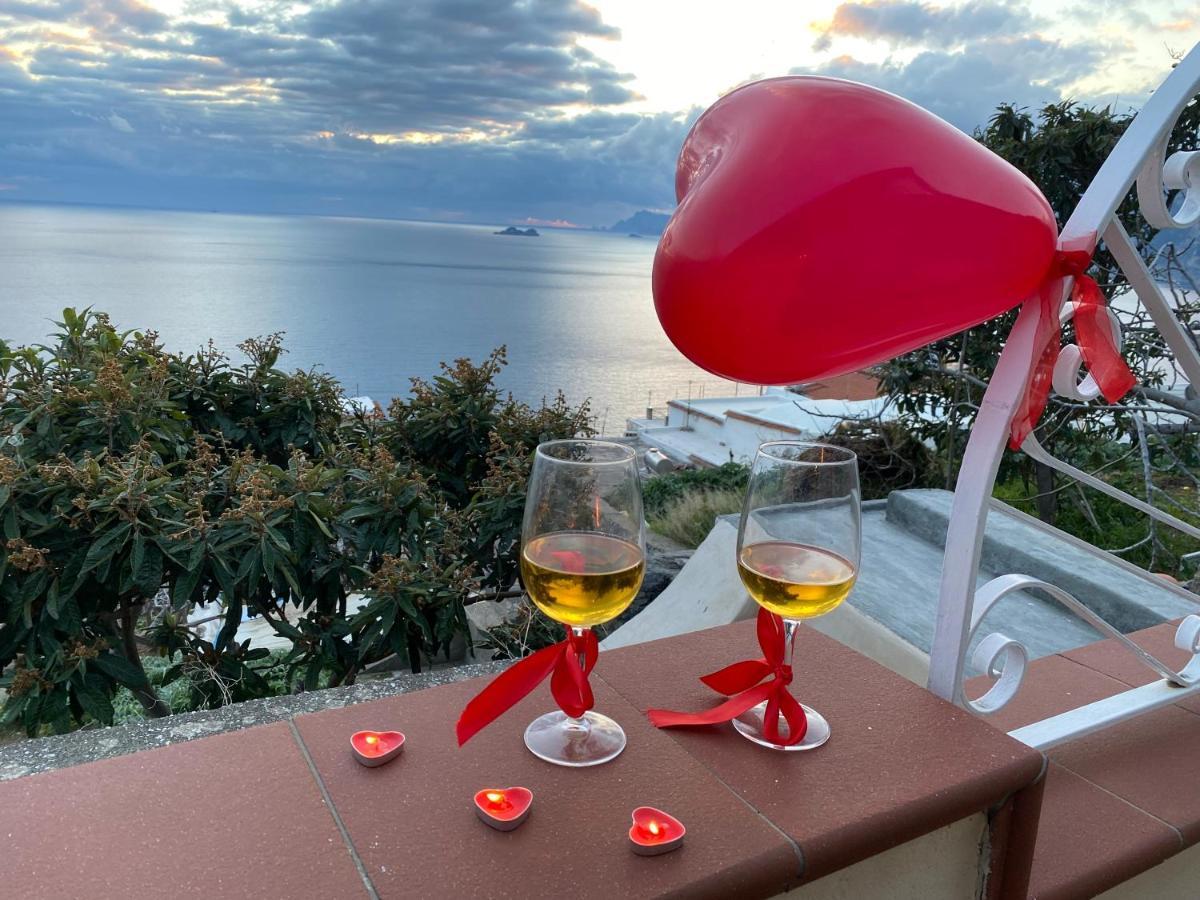 Apartamento Il Profumo Dei Fiori Praiano Exterior foto