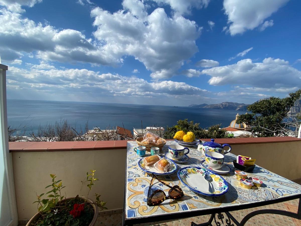 Apartamento Il Profumo Dei Fiori Praiano Exterior foto
