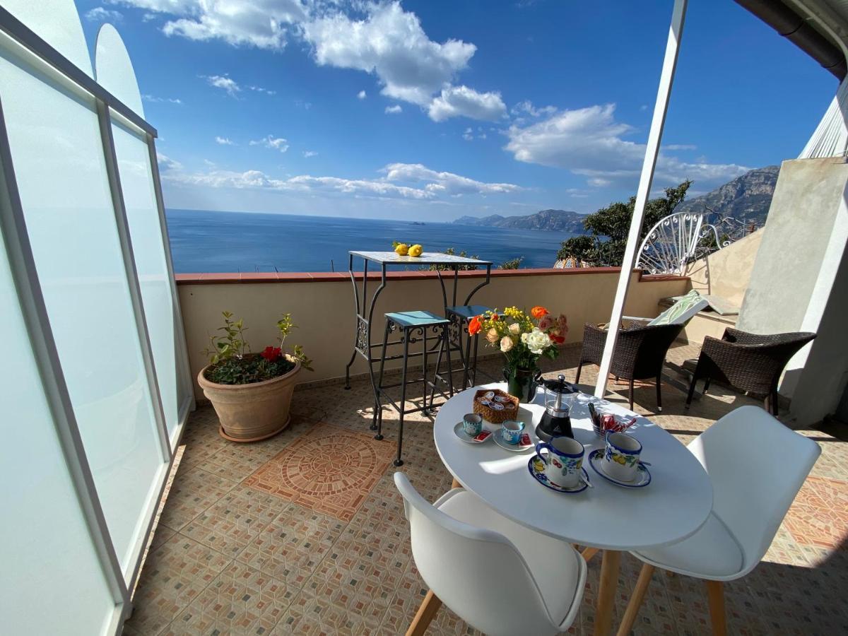 Apartamento Il Profumo Dei Fiori Praiano Exterior foto