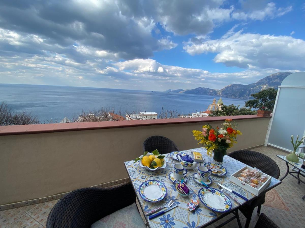 Apartamento Il Profumo Dei Fiori Praiano Exterior foto