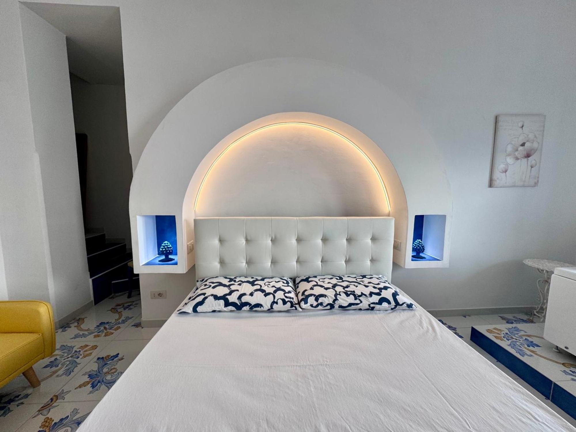 Apartamento Il Profumo Dei Fiori Praiano Exterior foto